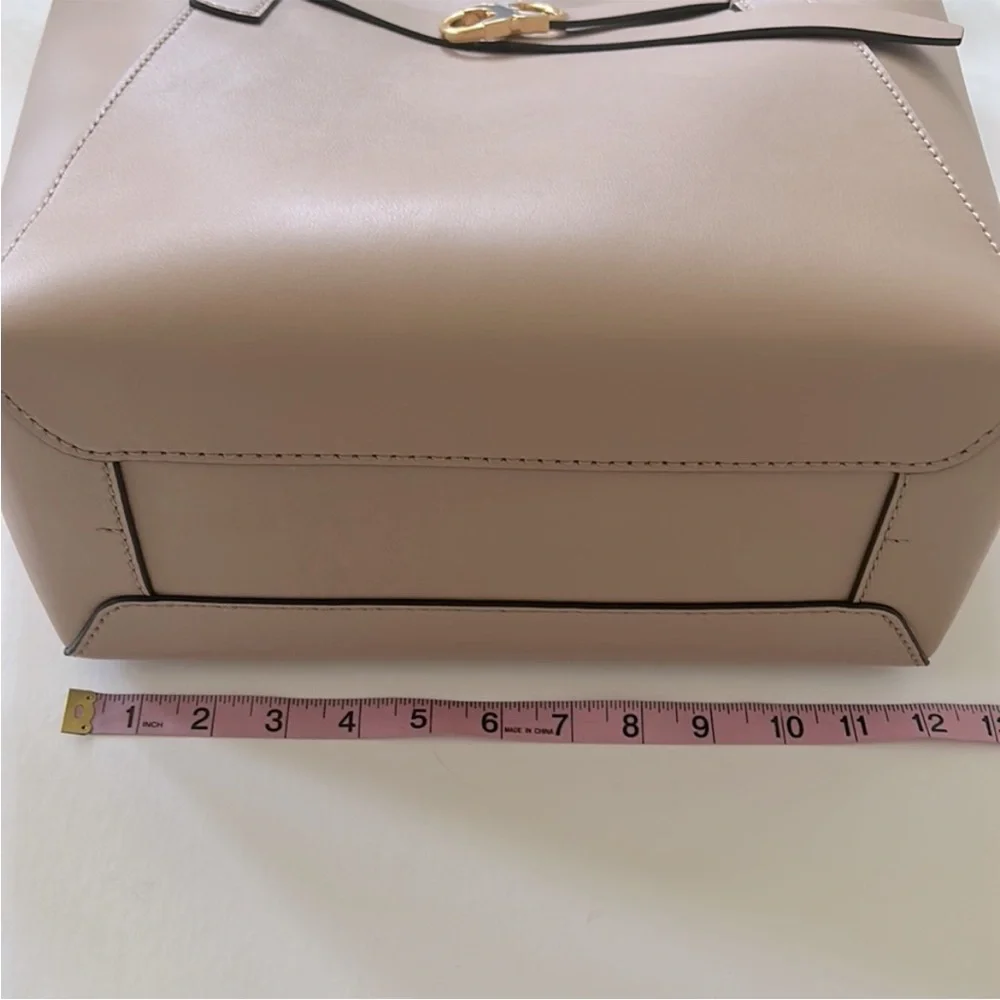 Tory Burch Gemini Leather Tote in Perfect Sand - Picture 14 of 15